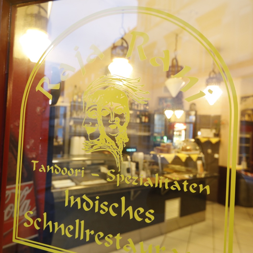 Schaufenster von Raja Rani – das Original an der Friedrichstraße 15 in Heidelberg